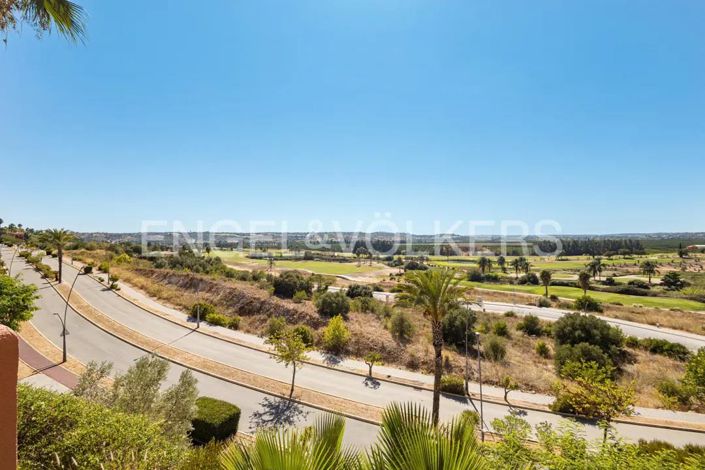 Image No.31-3 Bed Apartment for sale