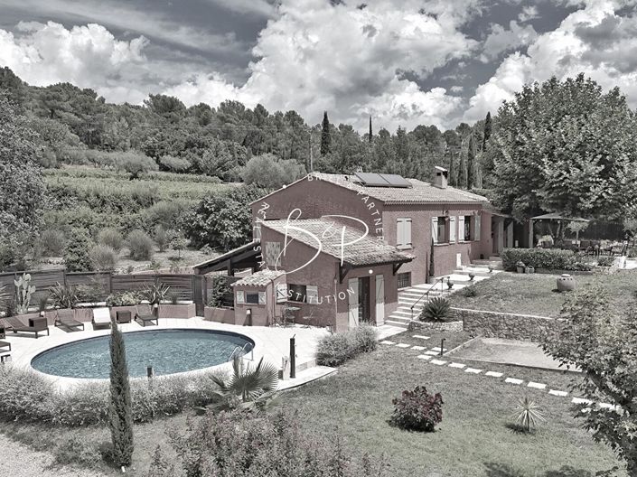 Image No.1-4 Bed House for sale