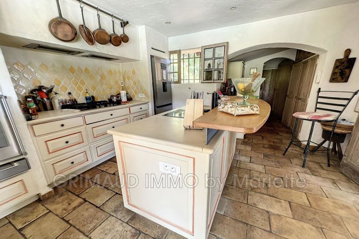 Image No.12-5 Bed House for sale