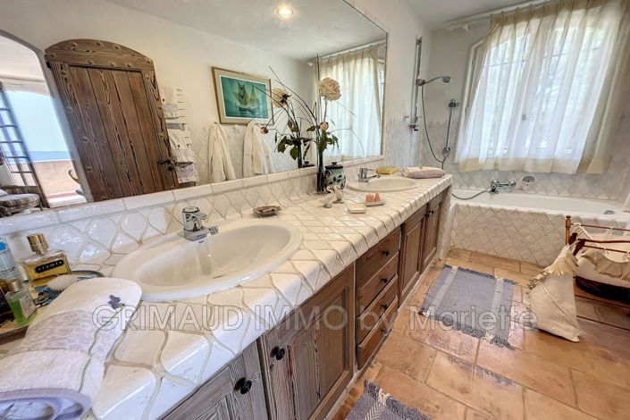 Image No.15-5 Bed House for sale