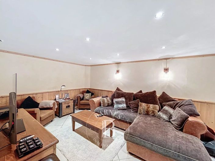 Image No.28-4 Bed House for sale