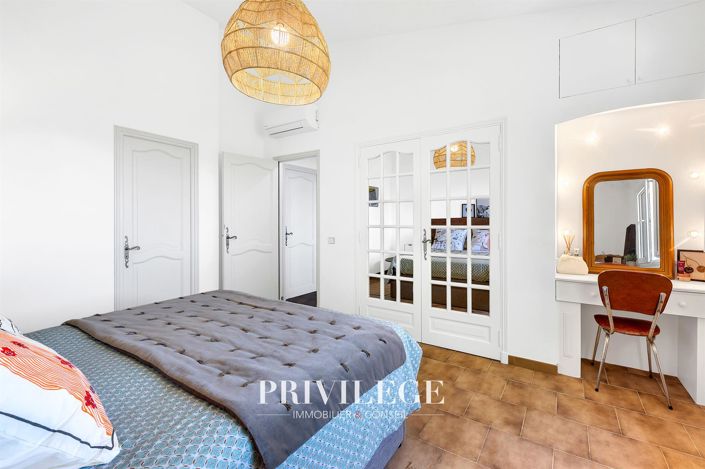 Image No.35-4 Bed House for sale