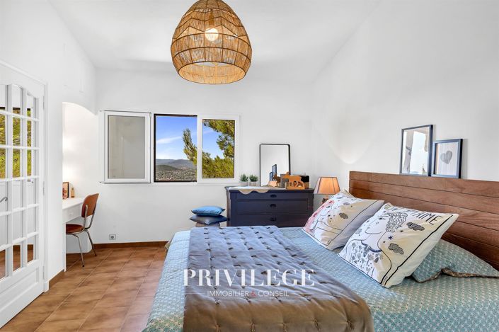 Image No.36-4 Bed House for sale