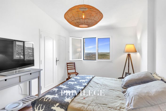 Image No.37-4 Bed House for sale