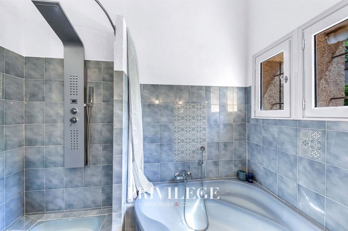 Image No.40-4 Bed House for sale