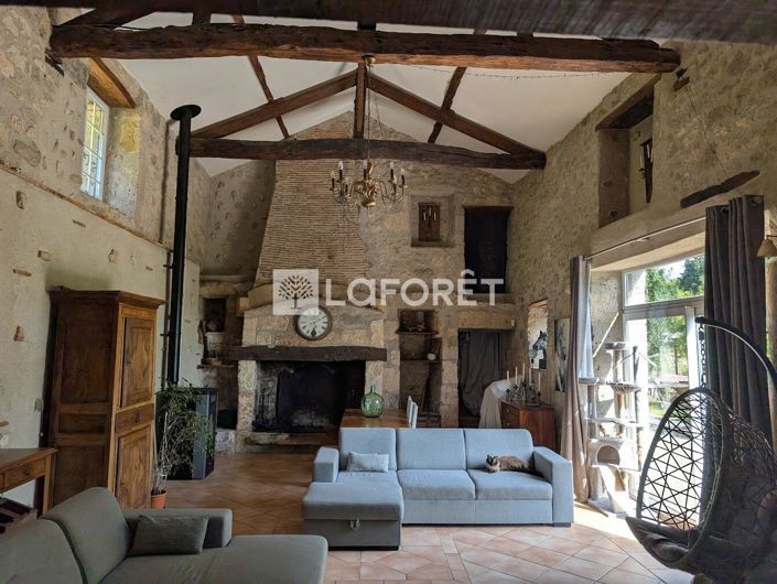 Image No.5-5 Bed Property for sale