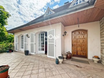 1 - Montluçon, House