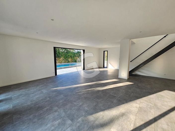 Image No.5-3 Bed House for sale