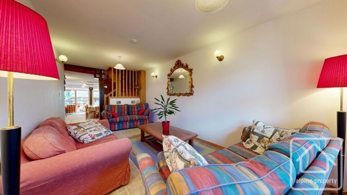 Image No.11-8 Bed Property for sale