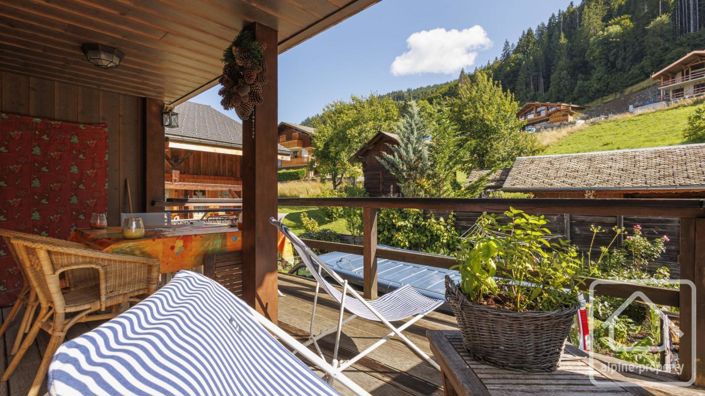 Image No.15-8 Bed Property for sale