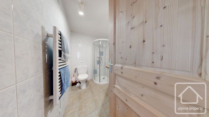 Image No.31-8 Bed Property for sale