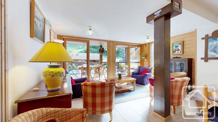 Image No.8-8 Bed Property for sale