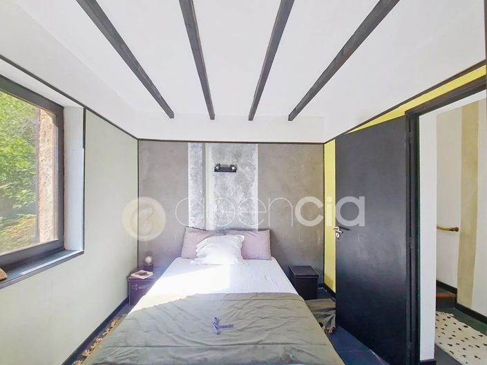 Image No.21-5 Bed House for sale