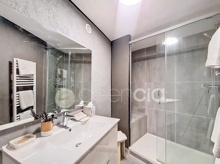 Image No.23-5 Bed House for sale