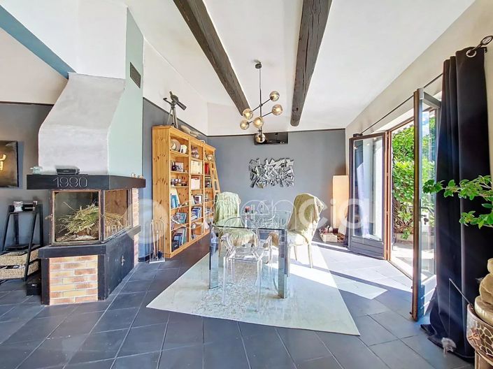 Image No.6-5 Bed House for sale