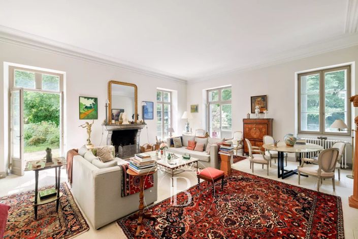 Image No.10-7 Bed House for sale