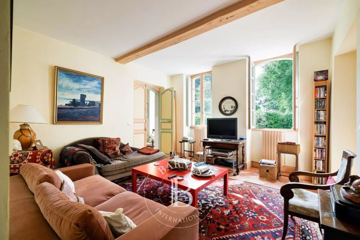 Image No.14-7 Bed House for sale