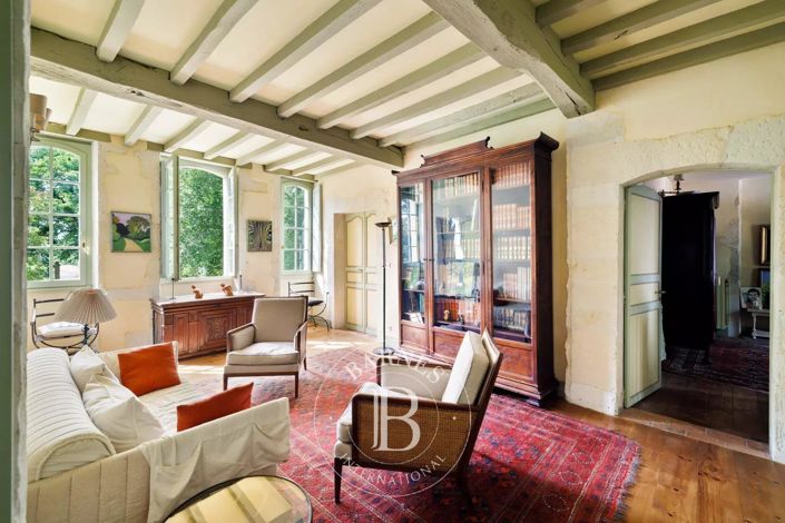 Image No.18-7 Bed House for sale