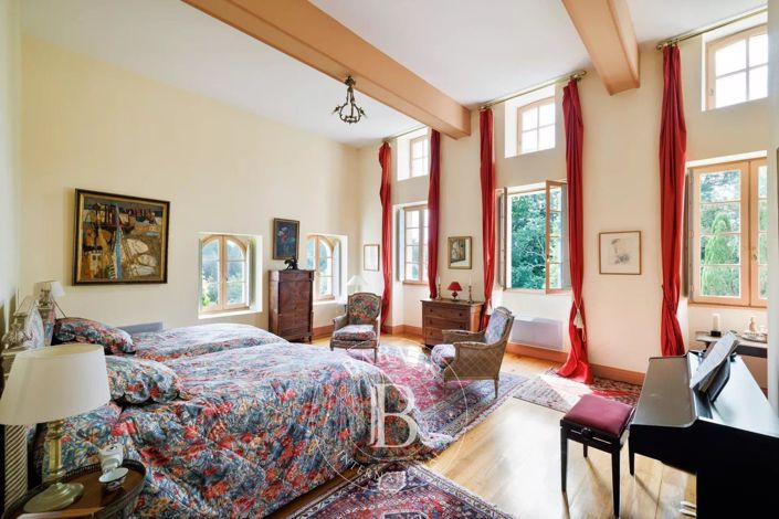 Image No.23-7 Bed House for sale