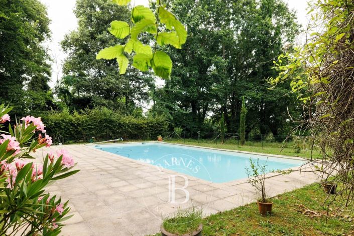 Image No.8-7 Bed House for sale