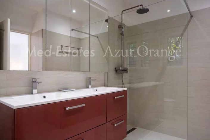 Image No.17-3 Bed House for sale