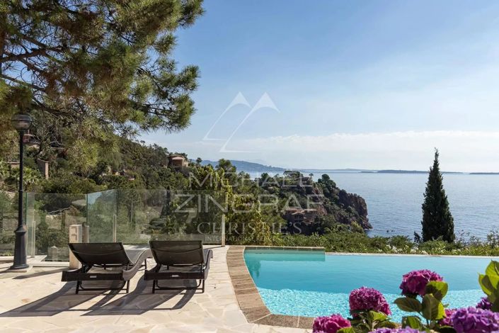 Image No.15-6 Bed House for sale