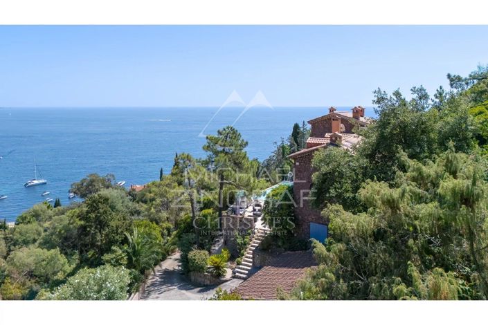 Image No.4-6 Bed House for sale