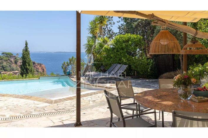 Image No.6-6 Bed House for sale