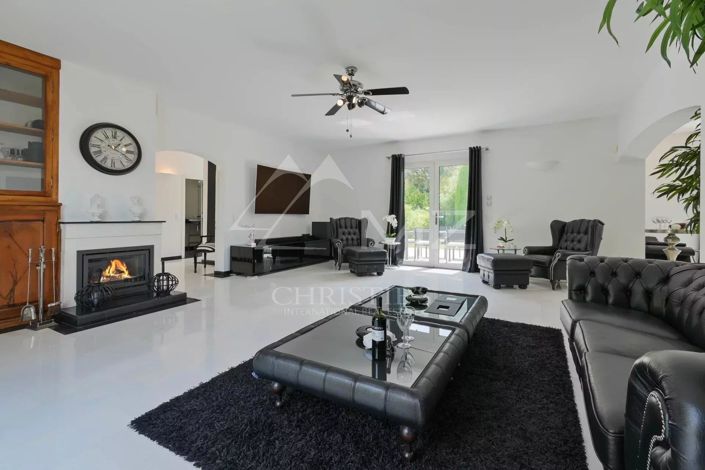 Image No.6-5 Bed House for sale