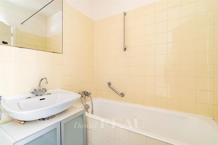 Image No.10-3 Bed Apartment for sale