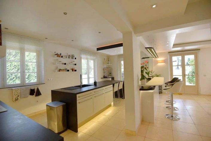 Image No.10-4 Bed House for sale