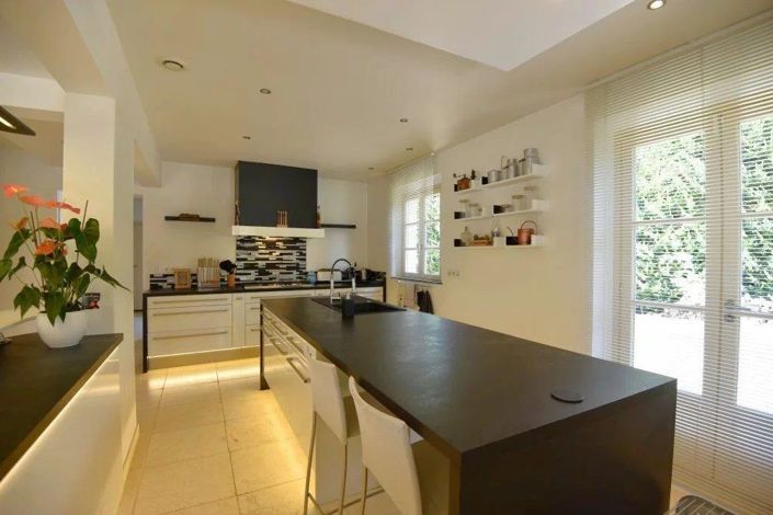 Image No.11-4 Bed House for sale