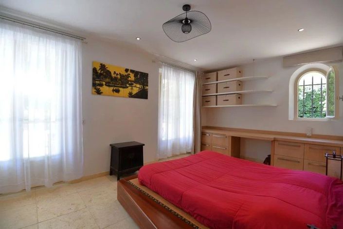 Image No.12-4 Bed House for sale