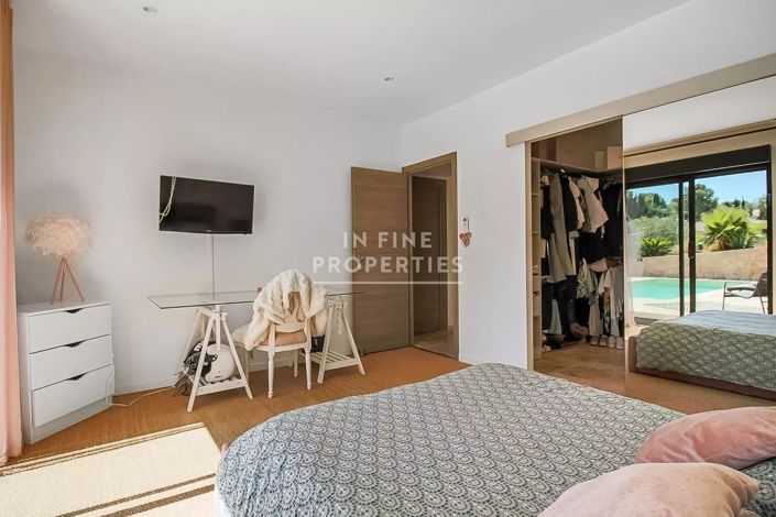 Image No.10-3 Bed House for sale