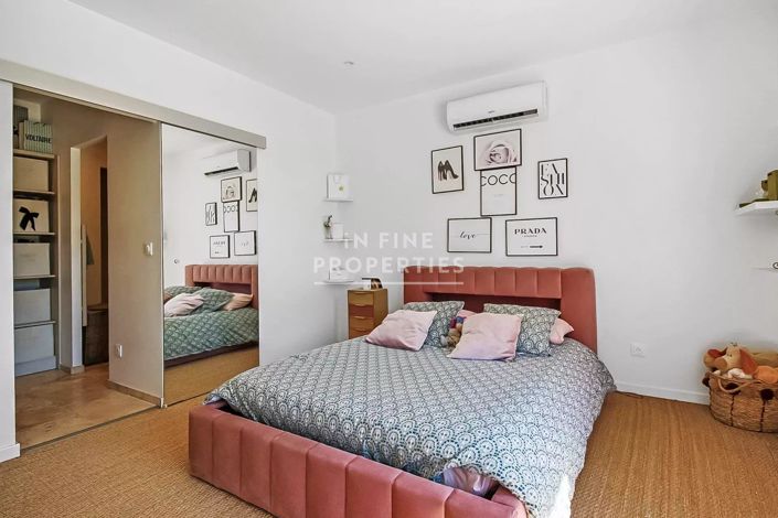 Image No.9-3 Bed House for sale