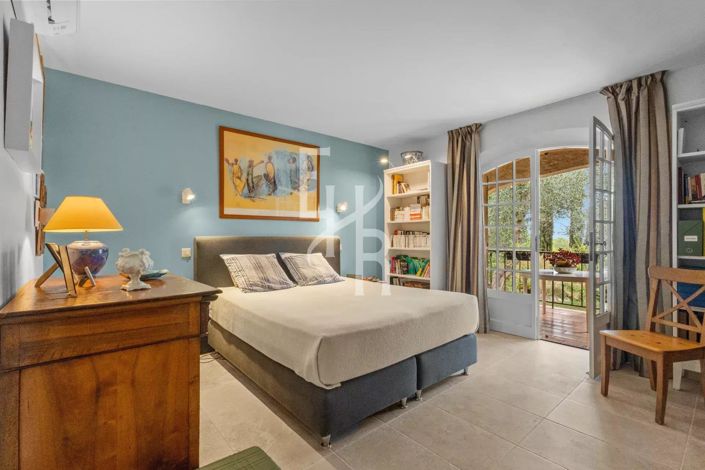 Image No.18-4 Bed House for sale