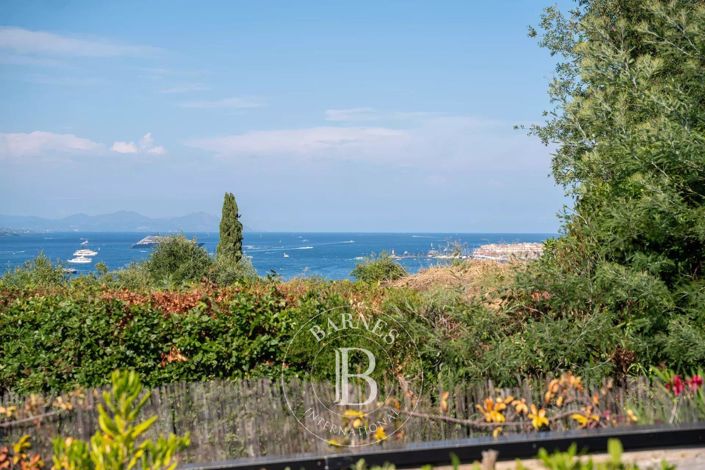 Image No.1-4 Bed House for sale