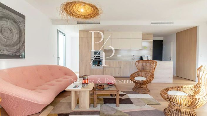 Image No.2-3 Bed House for sale