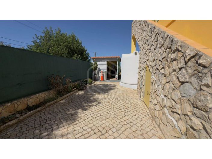 Image No.10-2 Bed House for sale