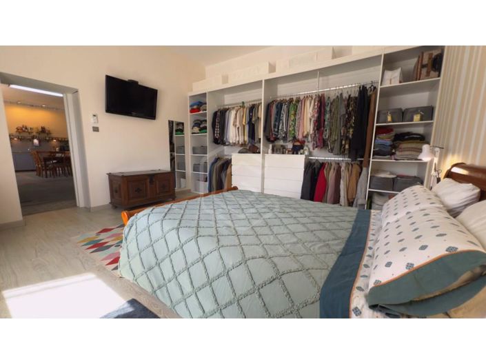 Image No.28-2 Bed House for sale