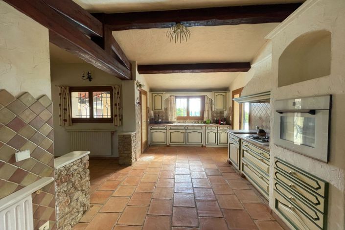 Image No.15-4 Bed House for sale