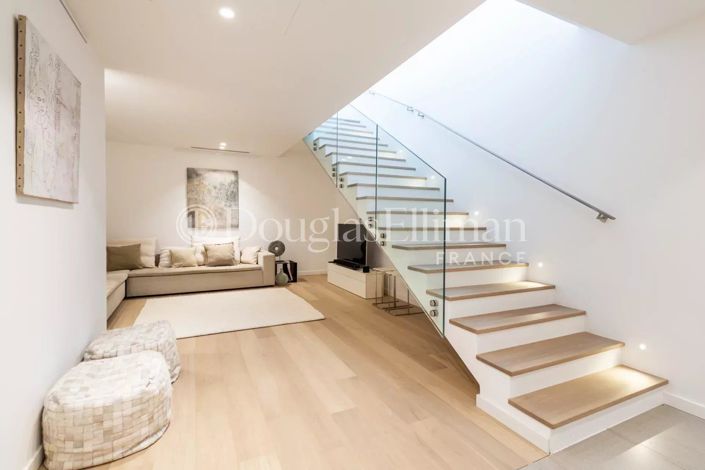 Image No.15-5 Bed House for sale