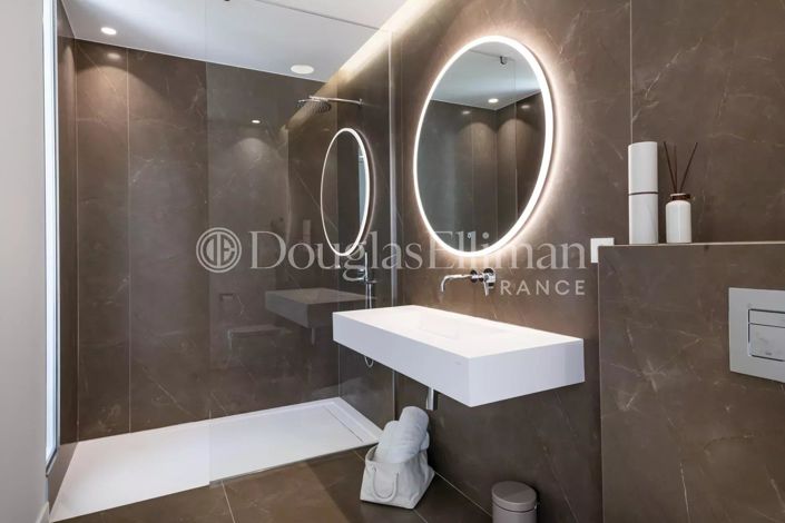 Image No.22-5 Bed House for sale