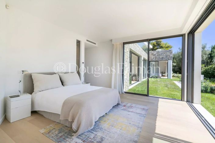 Image No.23-5 Bed House for sale