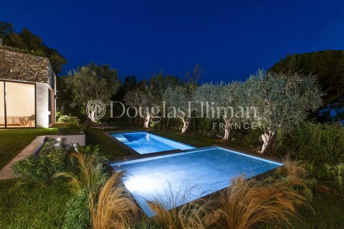 Image No.36-5 Bed House for sale