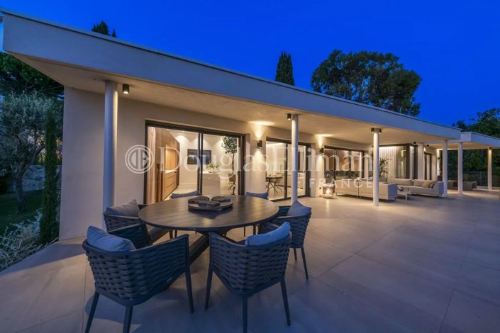 Image No.37-5 Bed House for sale