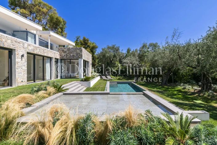 Image No.7-5 Bed House for sale