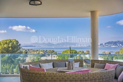 3 Bed Apartment for sale