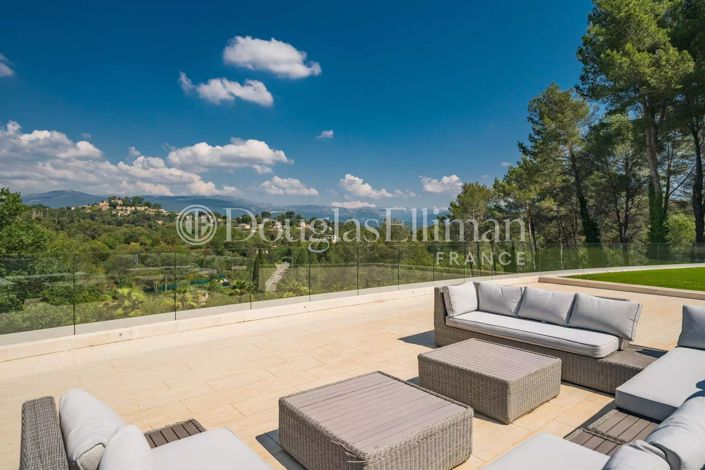 Image No.9-8 Bed House for sale