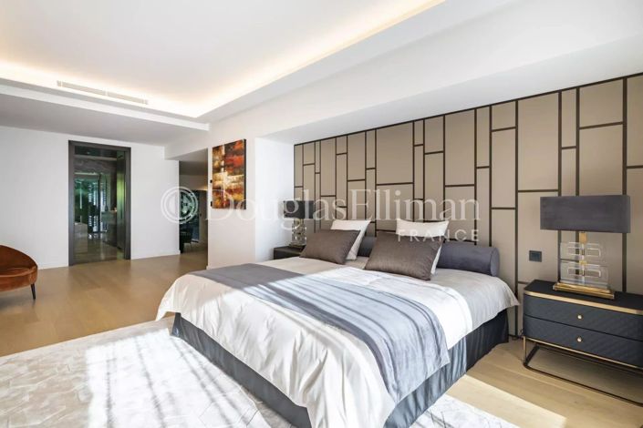 Image No.10-4 Bed Apartment for sale